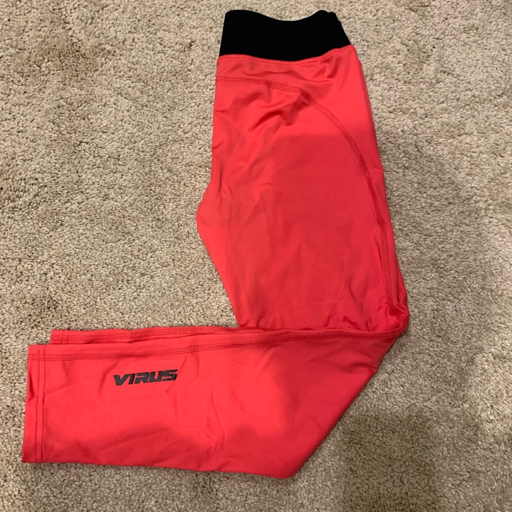 Virus leggings XS